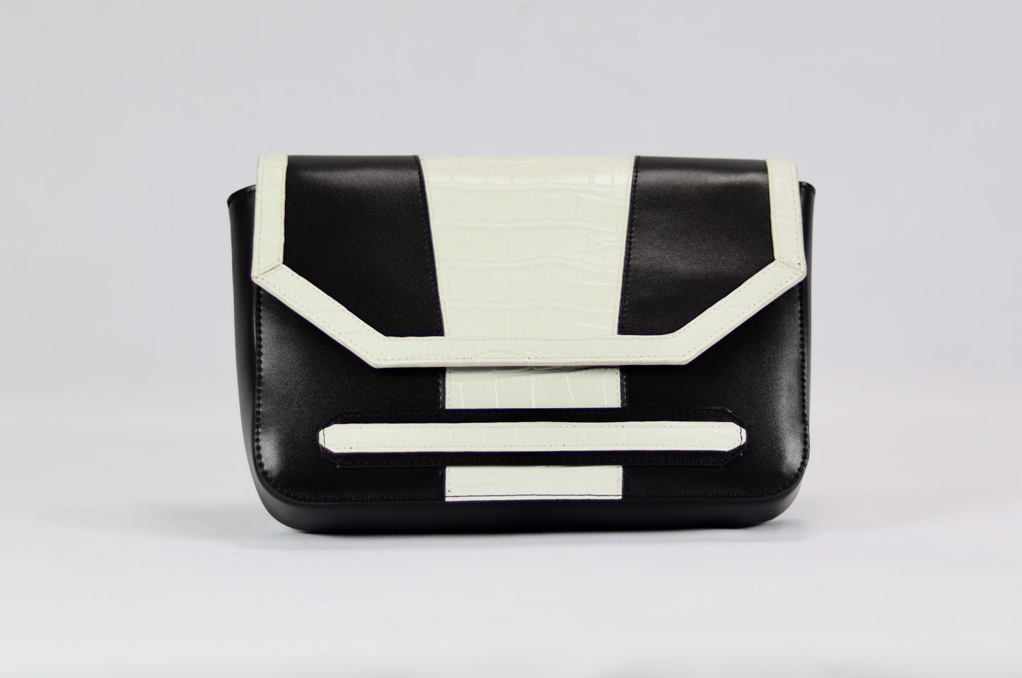 Black/White 4-N-1 Bag